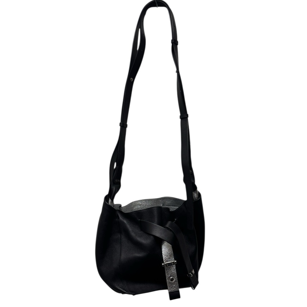 Stuart Weitzman Elegant Black Leather Shoulder Bag